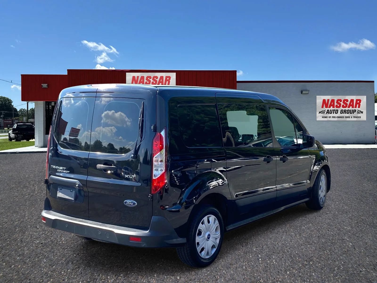 Used 2019 Ford Transit Connect XLT FWD image 4