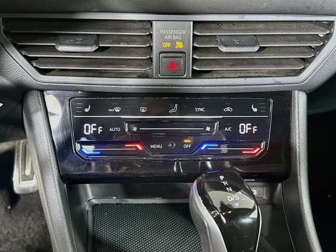 Used 2025 Volkswagen Jetta Sport FWD image 23