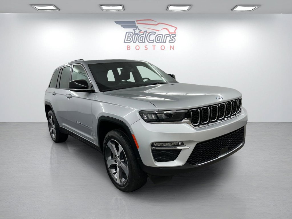 Used 2024 Jeep Grand Cherokee Limited 4xe w/ Trailer Tow Package AWD/4WD image 3