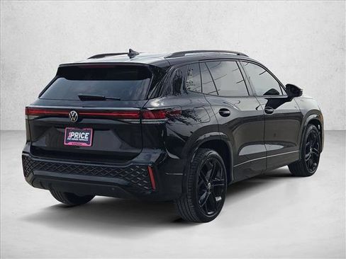 Used 2026 Volkswagen Tiguan SE R-Line image 5