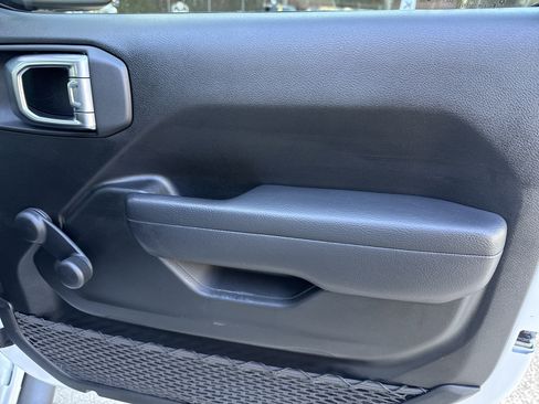 Used 2024 Jeep Wrangler Sport image 17