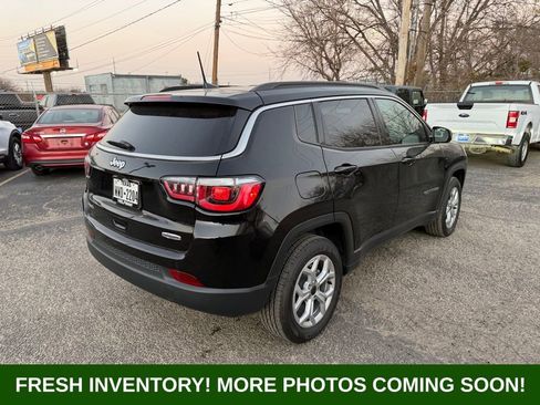 Used 2025 Jeep Compass Latitude image 7