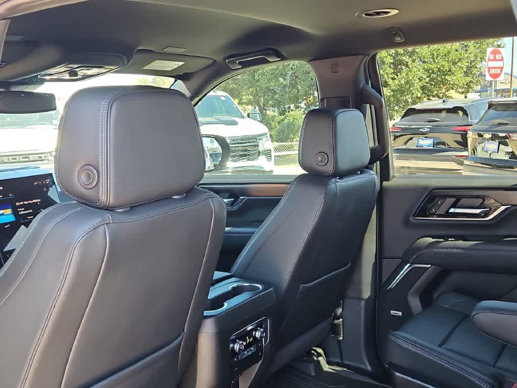 Used 2026 GMC Yukon Denali w/ LPO, Floor Liner Package AWD/4WD image 16