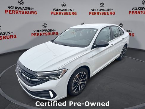 Certified 2023 Volkswagen Jetta Sport image 1