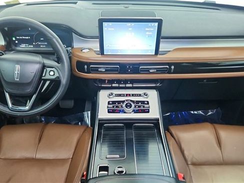 Used 2020 Lincoln Aviator Reserve w/ Equipment Group 202A image 19