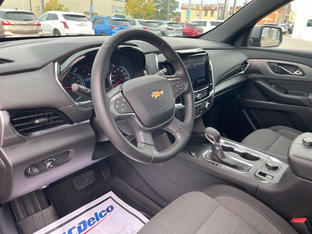 Used 2023 Chevrolet Traverse LT FWD image 14