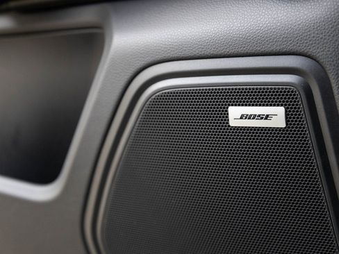 Certified 2025 Porsche Macan image 20