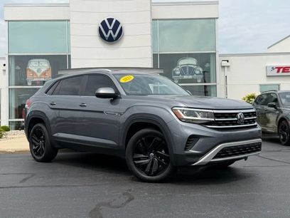 Used 2023 Volkswagen Atlas Cross Sport SE w/ Black Wheel Package