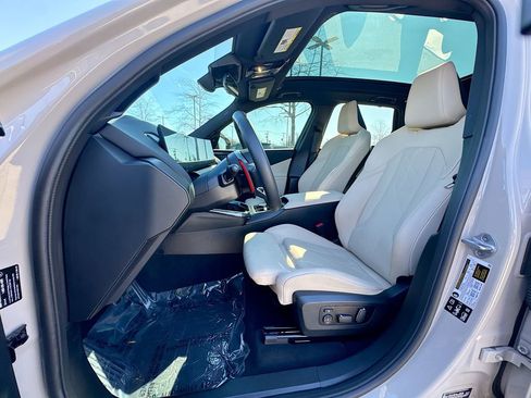 Used 2025 BMW X3 M50 w/ Premium Package image 19