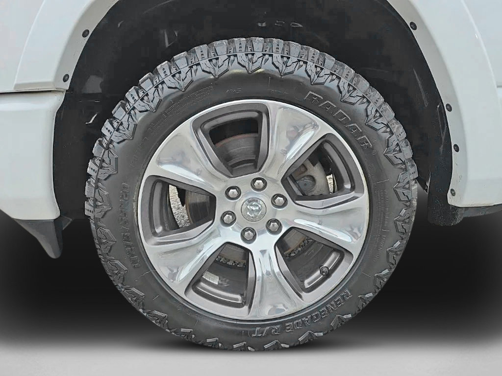 Used 2019 RAM 1500 Laramie AWD/4WD image 10