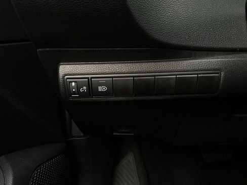 Used 2025 Toyota Corolla LE image 20