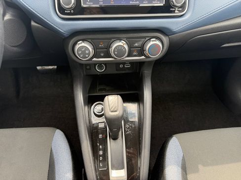 Used 2025 Nissan Versa SV FWD image 11