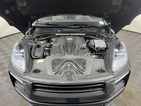 Certified 2022 Porsche Macan S AWD/4WD image 22