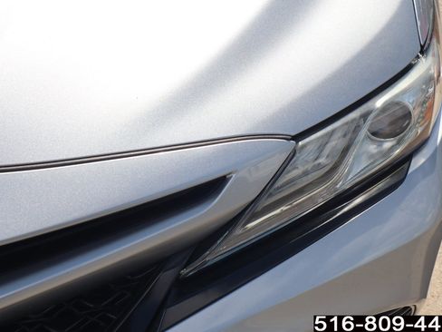 Used 2019 Toyota Camry XSE image 10