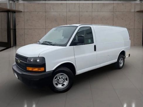 Used 2019 Chevrolet Express 2500 image 3