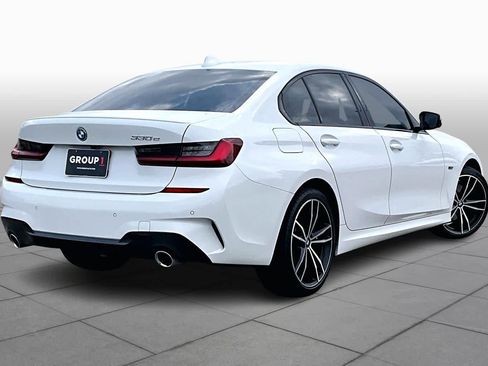 Used 2022 BMW 330e w/ M Sport Package image 10