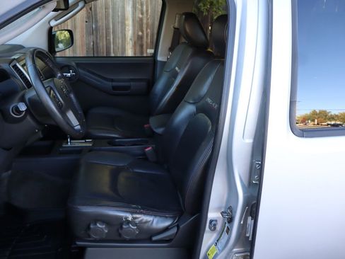 Used 2012 Nissan Xterra PRO-4X w/ Pro-4x Leather Pkg image 18