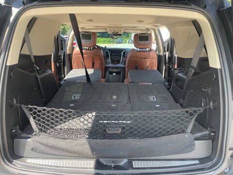 Used 2018 Cadillac Escalade Luxury RWD image 8