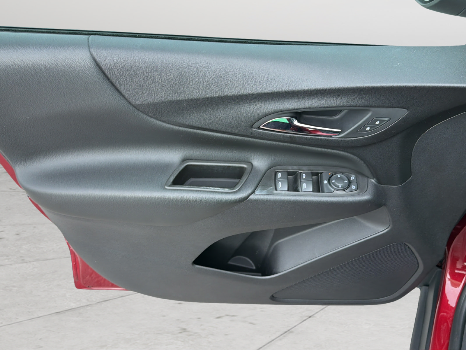 Used 2020 Chevrolet Equinox LT FWD image 27