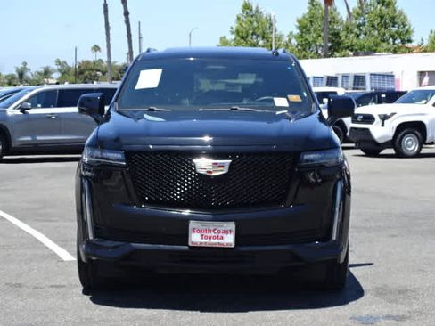 Used 2022 Cadillac Escalade ESV Sport AWD/4WD image 3