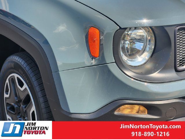 Used 2016 Jeep Renegade Trailhawk AWD/4WD image 9