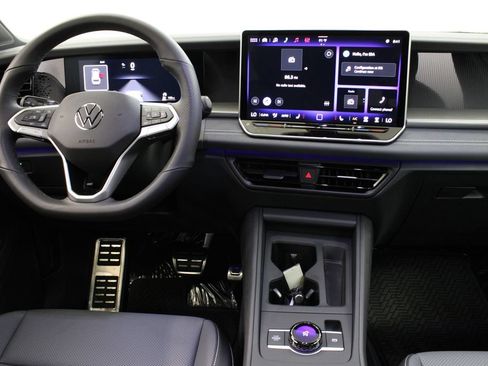New 2026 Volkswagen Tiguan SE R-Line FWD image 9