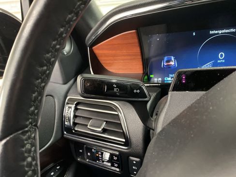 Used 2024 Lincoln Navigator L Premiere image 23