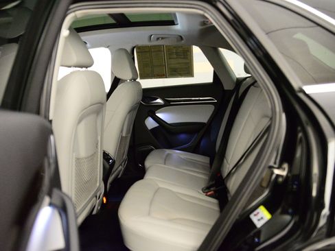 Used 2015 Audi Q3 2.0T Prestige image 11