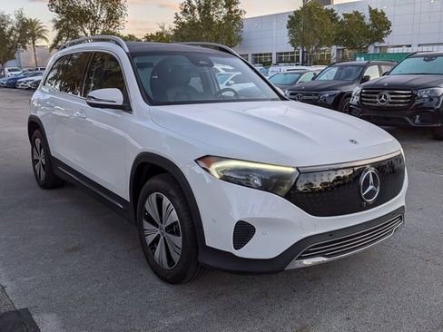 Used 2024 Mercedes-Benz EQB 300 4MATIC image 3