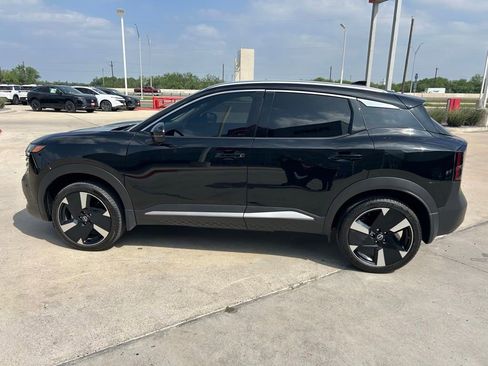 Certified 2025 Nissan Kicks SR FWD image 4