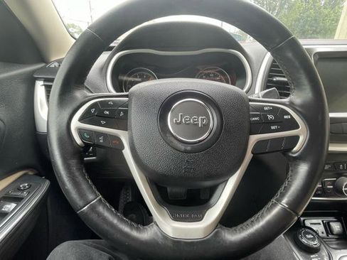 Used 2016 Jeep Cherokee Limited w/ Trailer Tow Group AWD/4WD image 17