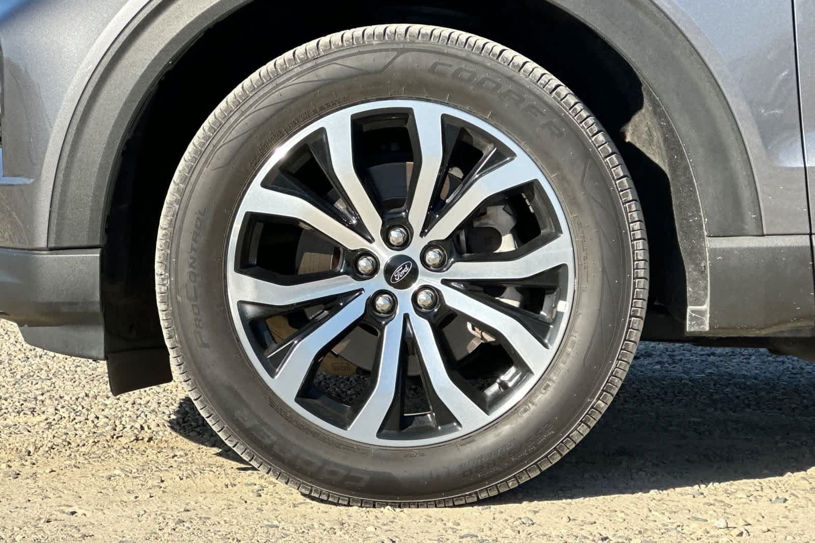 Used 2022 Ford Explorer ST-Line w/ Class IV Trailer Tow Package AWD/4WD image 12