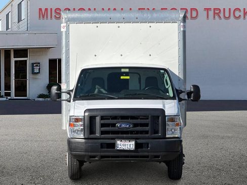 Used 2019 Ford E-450 and Econoline 450 Super Duty w/ Power Windows & Locks Group RWD image 9