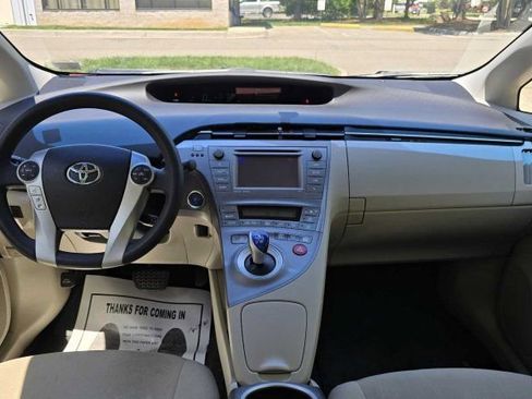 Used 2013 Toyota Prius Three image 13