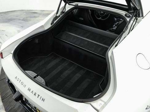 Used 2022 Aston Martin V8 Vantage Coupe RWD image 95