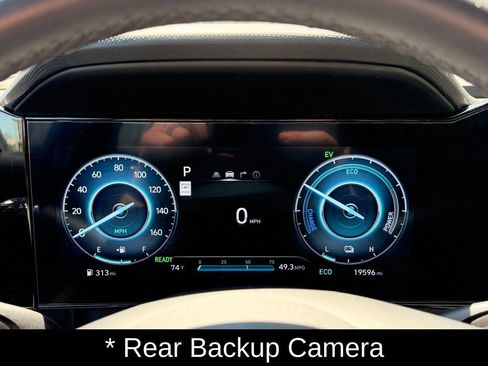 Certified 2025 Hyundai Elantra Limited FWD image 17