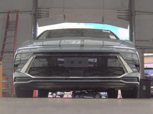 Used 2025 Hyundai Sonata SEL FWD image 3