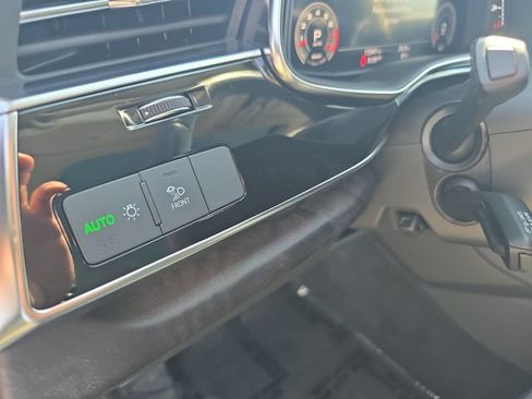 Used 2023 Audi Q7 3.0T Premium Plus AWD/4WD image 30