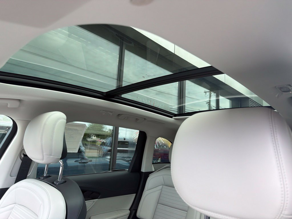 New 2026 Lincoln Nautilus Reserve AWD/4WD image 11