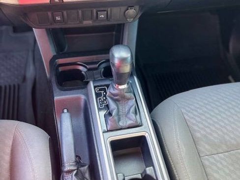 Used 2021 Toyota Tacoma SR5 RWD image 23