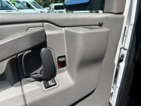 Used 2021 Chevrolet Express 2500 RWD image 14