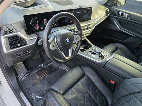 Used 2023 BMW X7 xDrive40i w/ Premium Package image 10