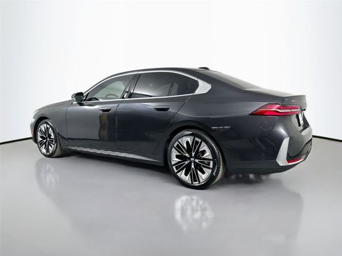New 2026 BMW 530i xDrive w/ Premium Package AWD/4WD image 8