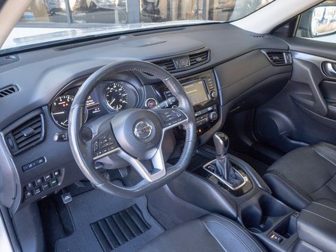 Used 2018 Nissan Rogue SL w/ Premium Package image 9