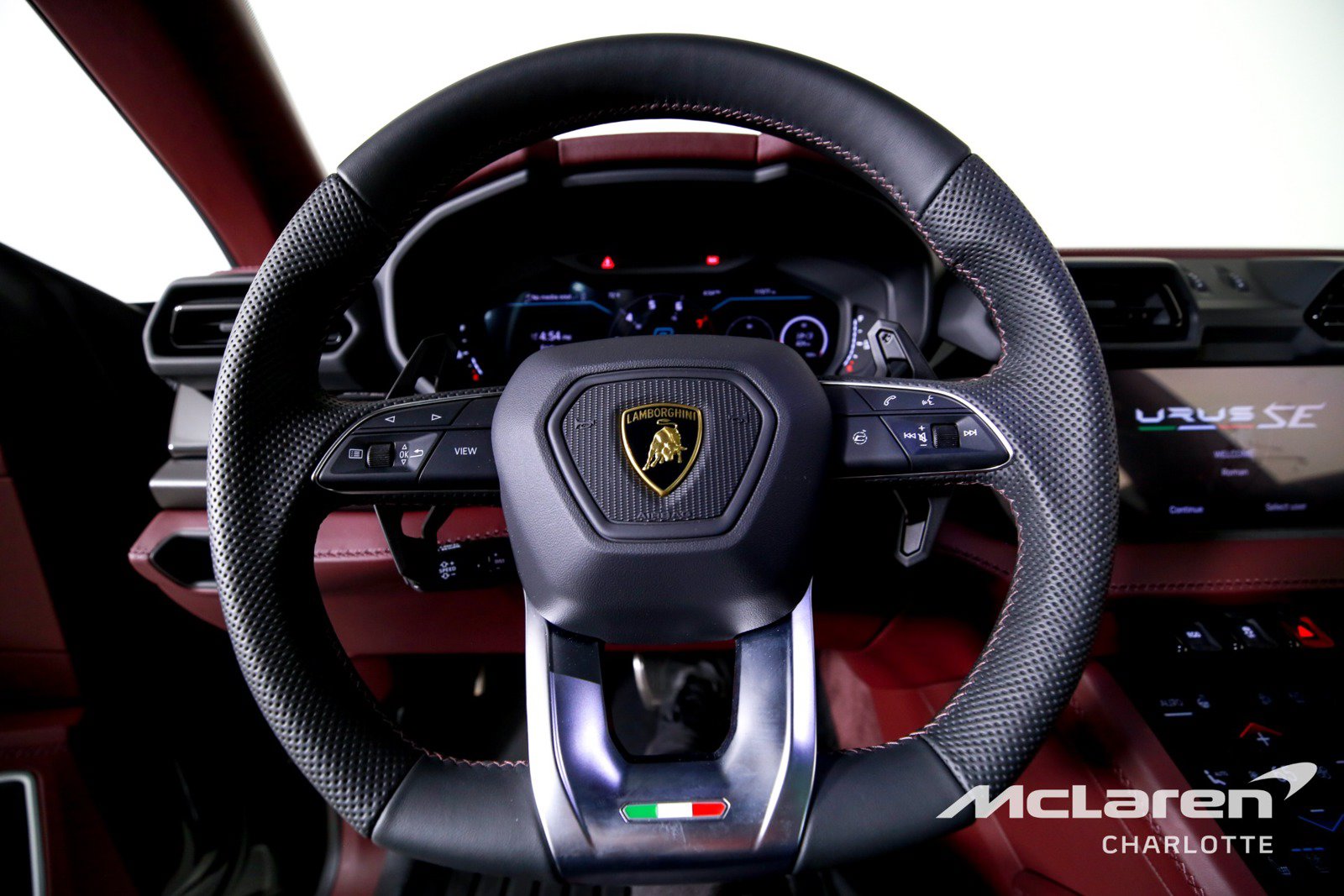 Used 2025 Lamborghini Urus S AWD/4WD image 14