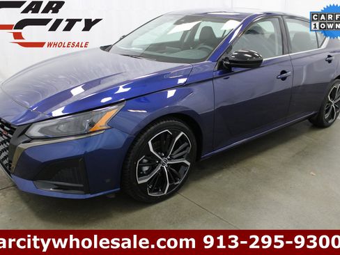 Used 2024 Nissan Altima 2.5 SR image 1