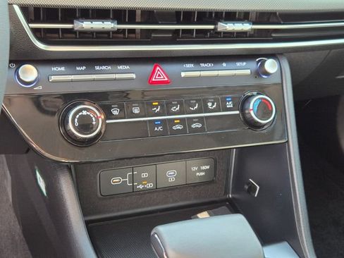 Used 2025 Hyundai Sonata SE FWD image 22