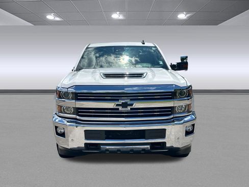 Used 2019 Chevrolet Silverado 2500 LTZ w/ Duramax Plus Package AWD/4WD image 8