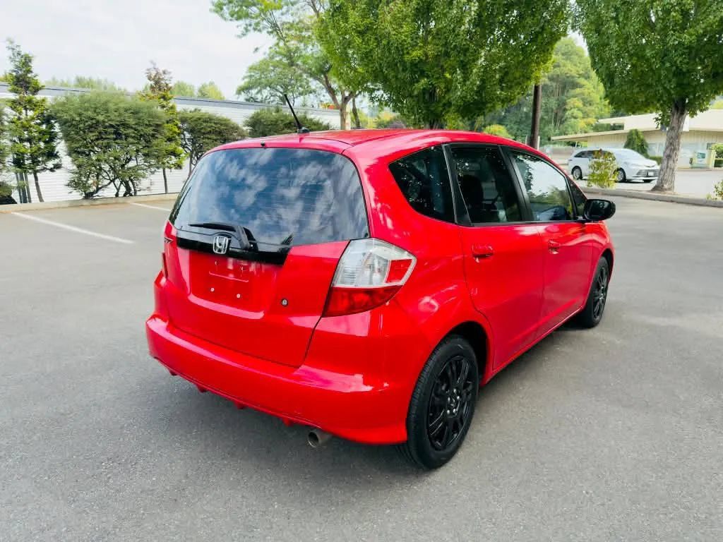 Used 2010 Honda Fit image 5