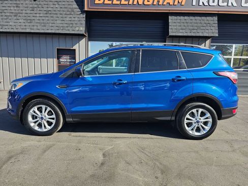 Used 2017 Ford Escape SE FWD image 2